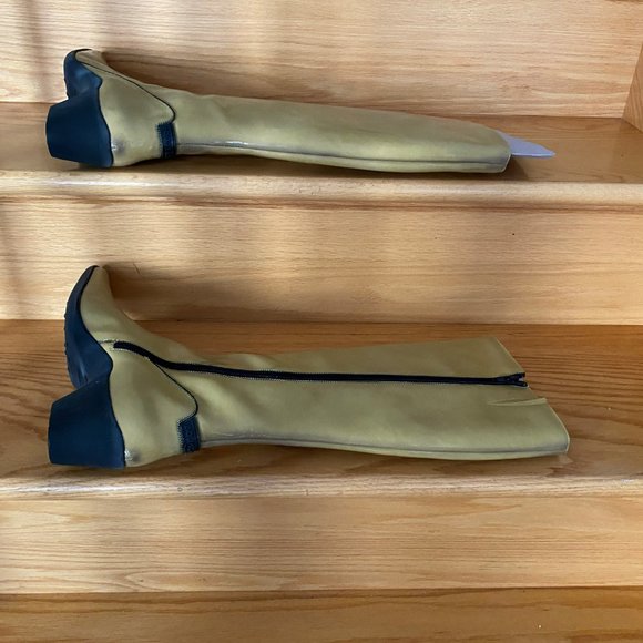 New In Box, Aquatalia Yellow High Boots, Zipper Side, Size 9 - Picture 3 of 8